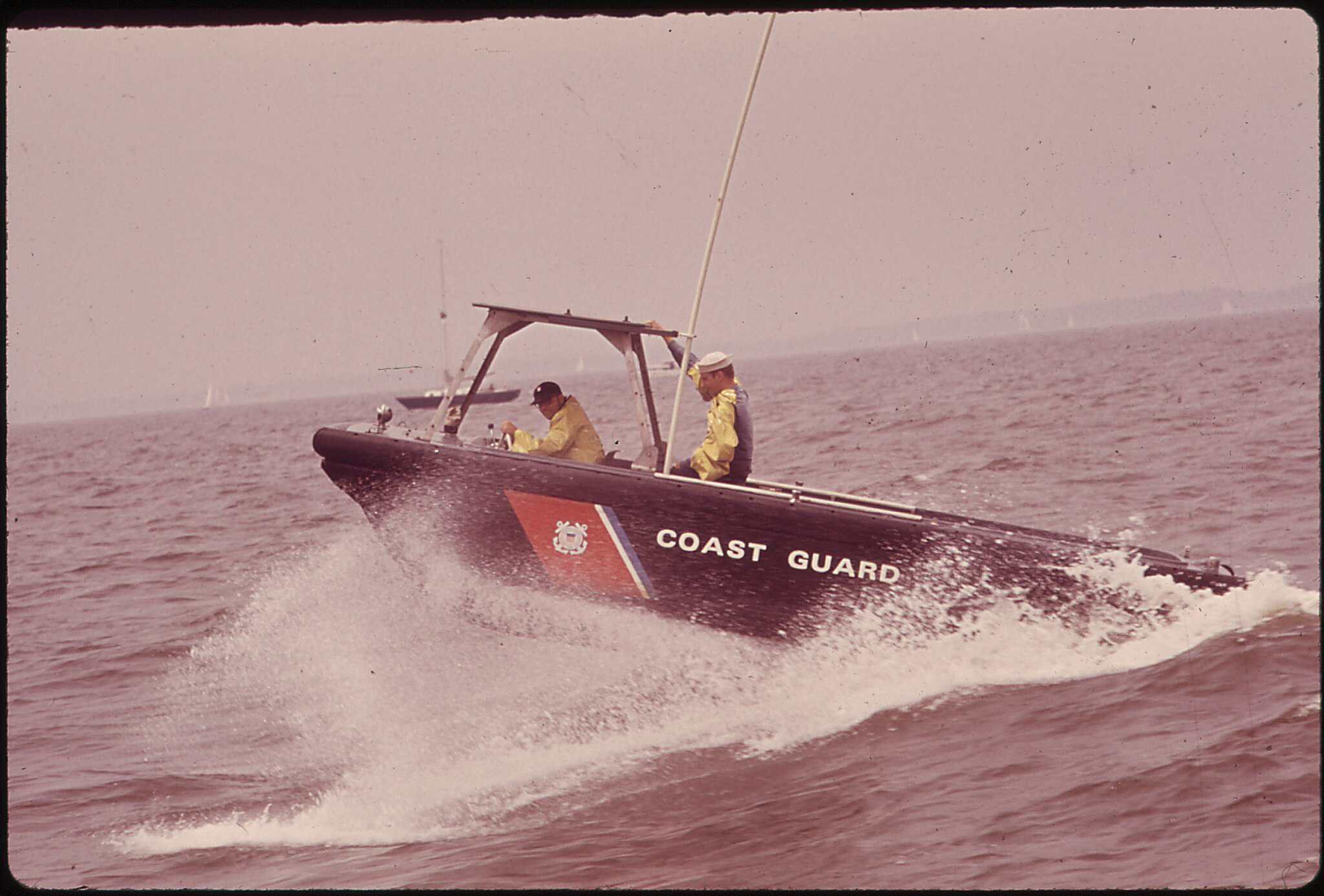2048px-COAST_GUARD_VESSEL_MAKING_SHARP_PORT_TURN_ON_CHESAPEAKE_BAY_-_NARA_-_546798 Coast Guard patrol boats CG-177, CG-151, CG-170, CG-278 at Boston Harbor in front of Eastern Steamship Lines SS Governor Dingley, taken c. 1941