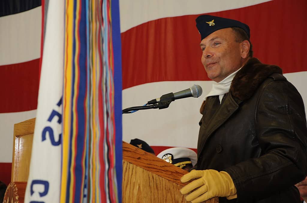 Ancient_Albatross_110714-G-ZR723-002 Petty Officer 1st Class Shawn Eggert, U.S. Coast Guard, Public domain, via Wikimedia Commons